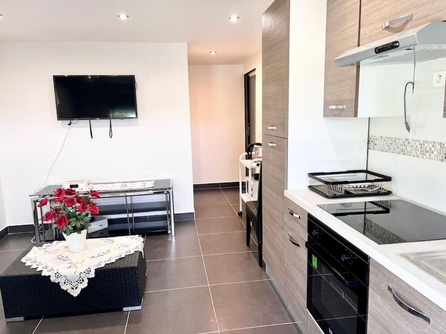Appartement Elegant - 12Min Cdg Dammartin-en-Goele Exteriör bild